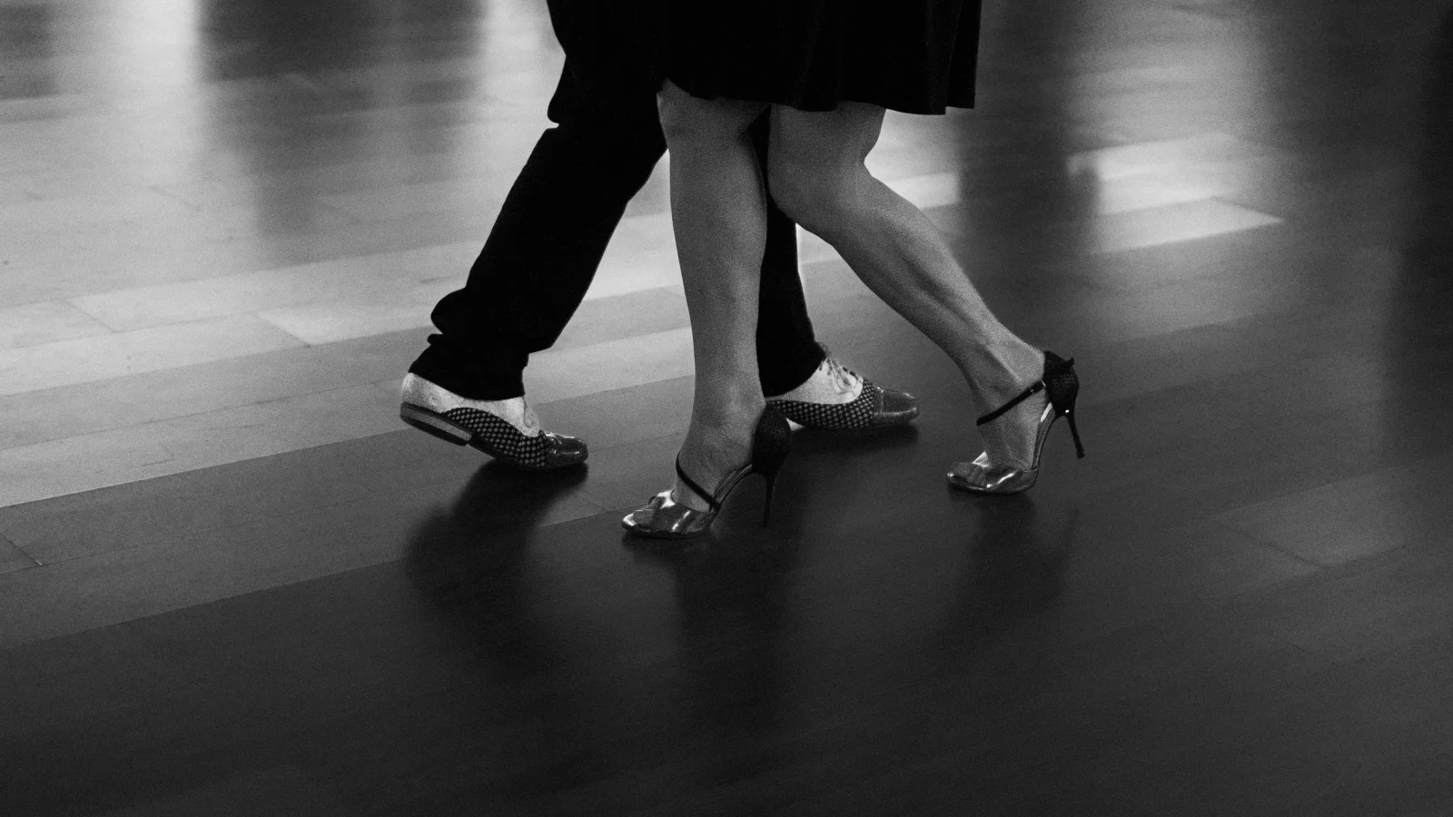 Tango-sommerkursus uden fast partner hos M2tango Studio