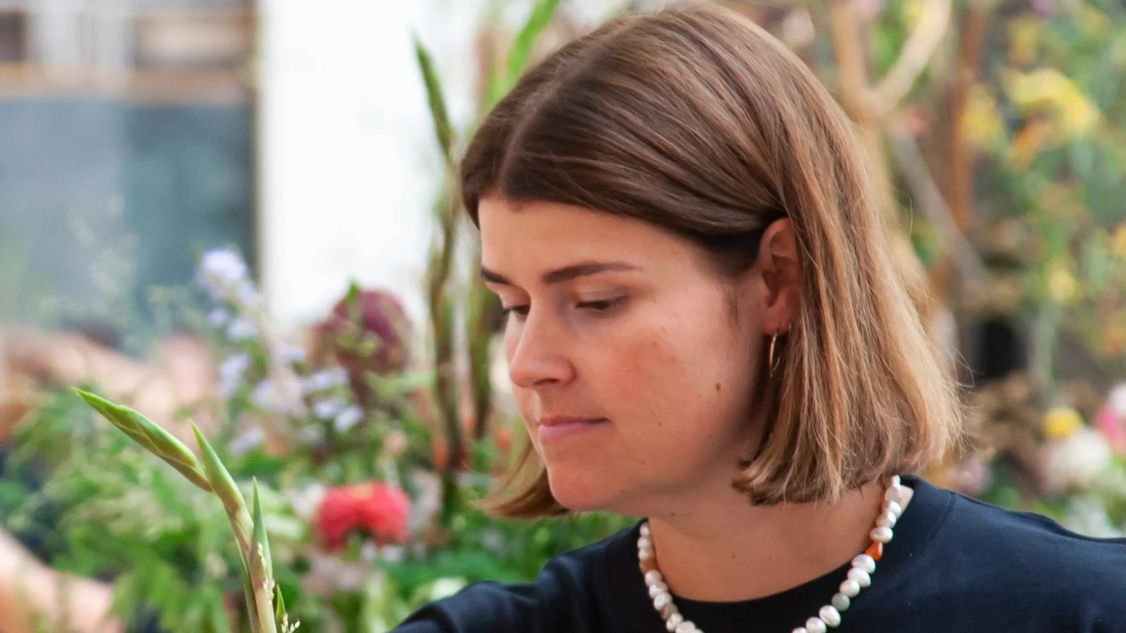 Stine klar til DM 2026 i Blomsterkunst