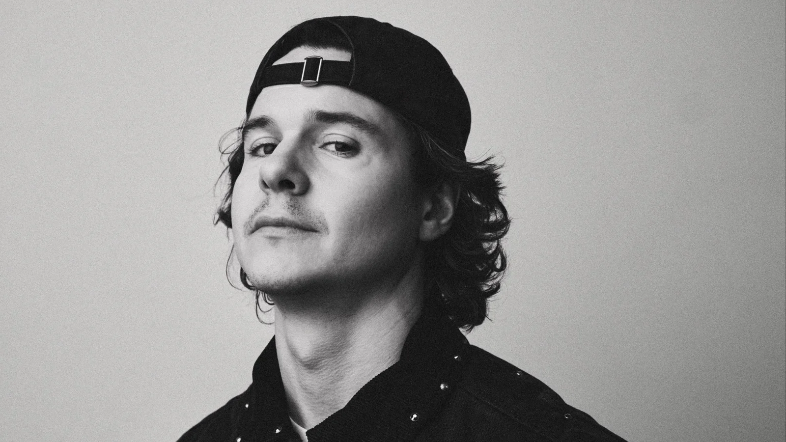 LUKAS GRAHAM TILFØJER FLERE ARENASHOWS
