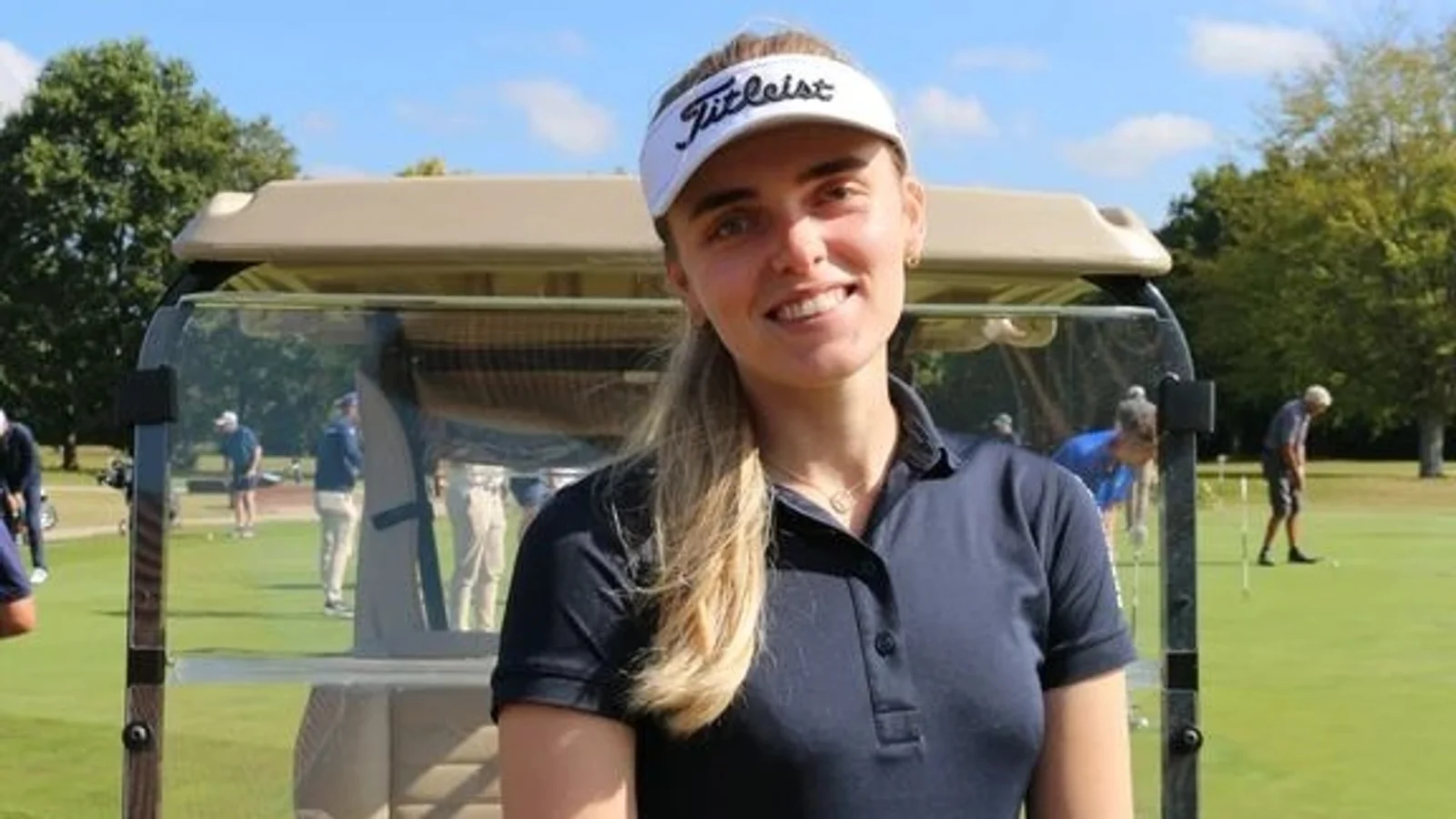 Emilie får pris for sit frivillige arbejde med unge i Ørnehøj Golfklub