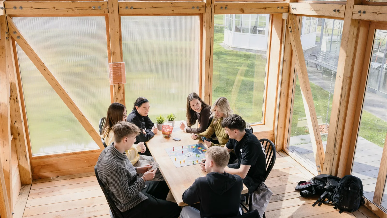 Ny bog tager os rundt i fællesskabs-Danmark 