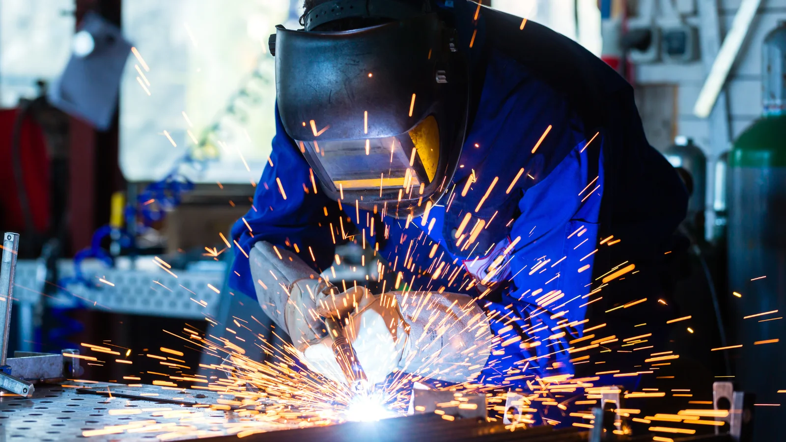 POM Industries A/S i Middelfart søger smed