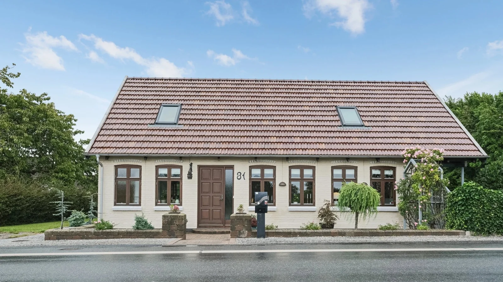 Ugens bolig: Rummelig villa med masser af plads i Øksendrup