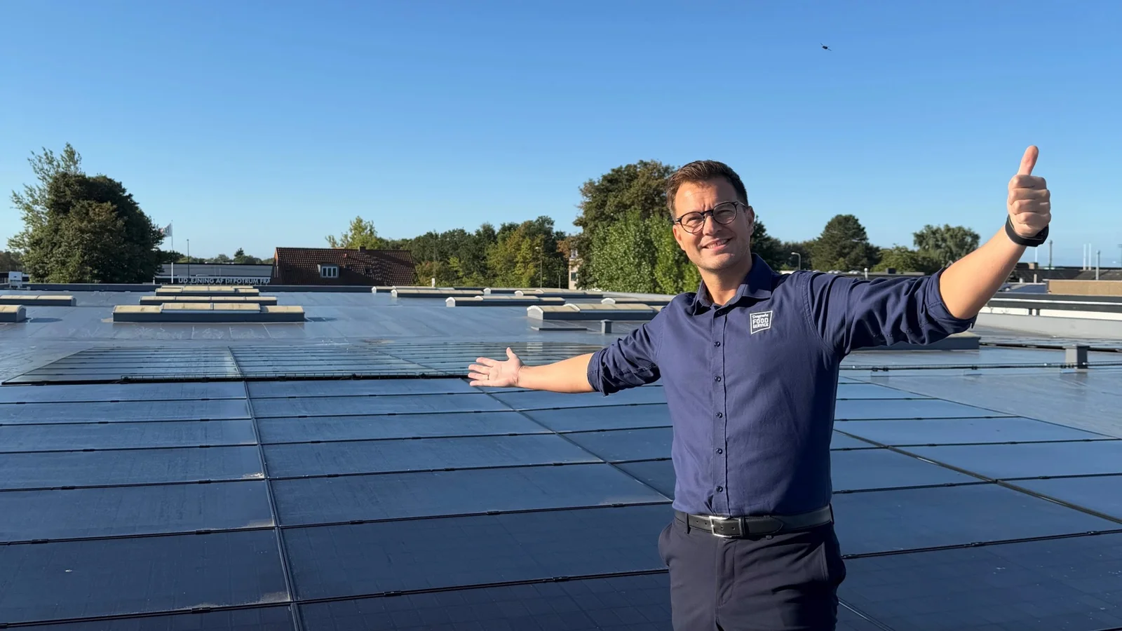 Fødevarebutik i Aarhus får solceller som en del af en national satsning på vedvarende energi
