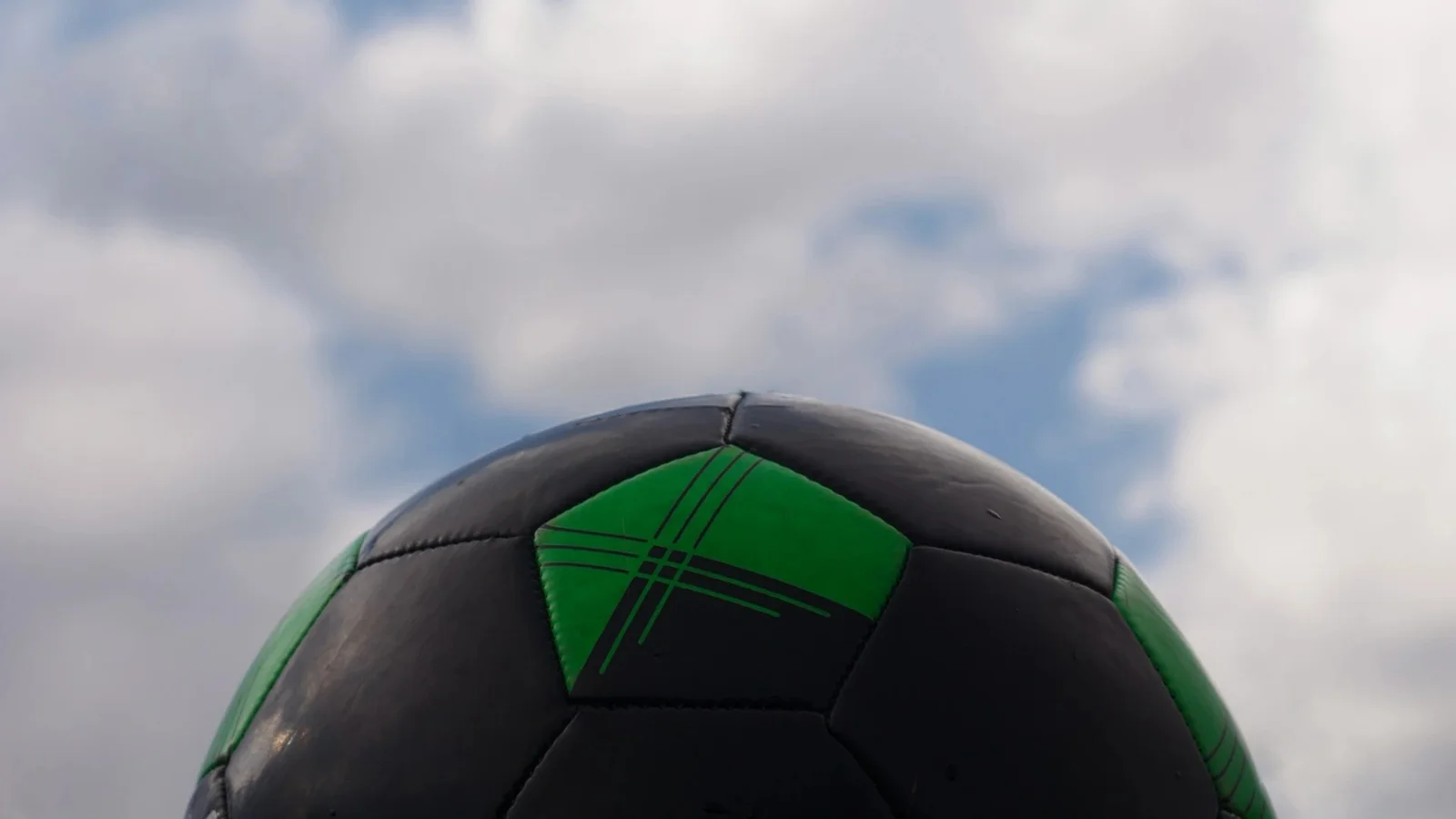 Tilbageholdelse af udeholdets fans ved kommende fodboldderby