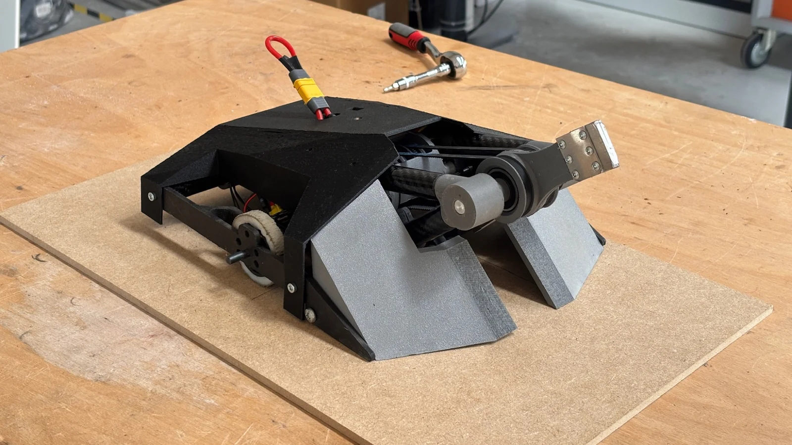 SDU-studerende sender robotter i kamparenaen