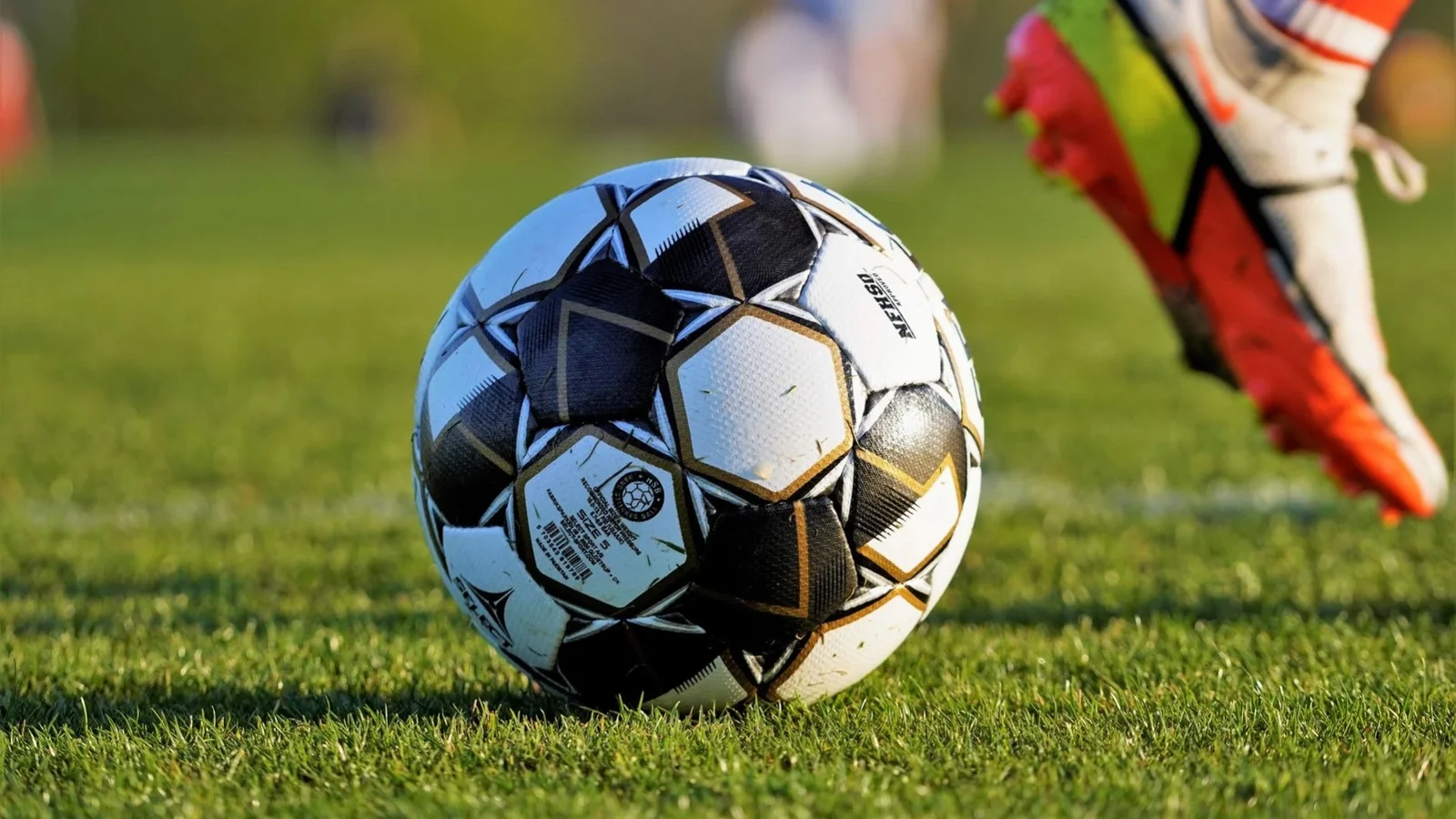 Oldboysfodbold i MG & BK – hyggebold for mænd 33+
