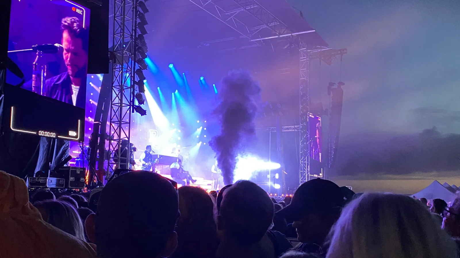 Slip for parkeringsstress: Gratis shuttlebusser kører til Rock Under Broen