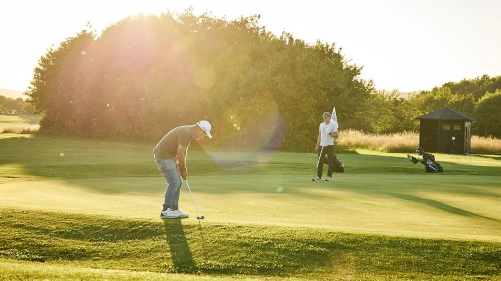 Golftilbud, billig uge og golfskole hos Golfklubben Lillebælt i juli måned