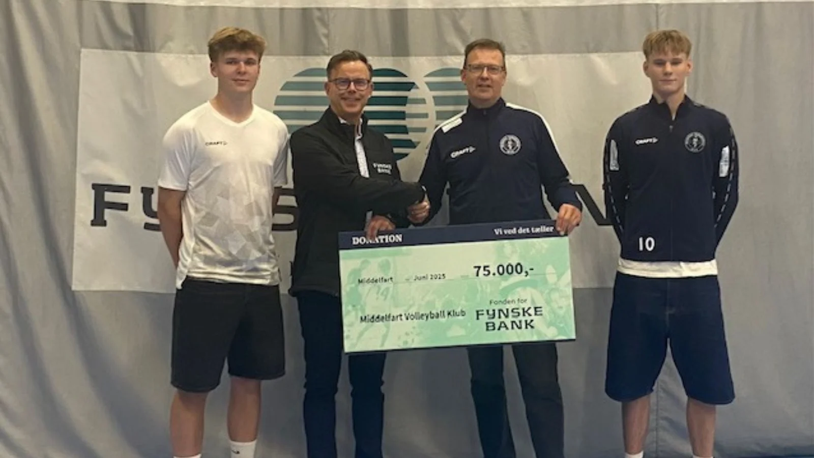 Middelfart Volleyball Klub modtager støtte fra Fynske Bank Fonden