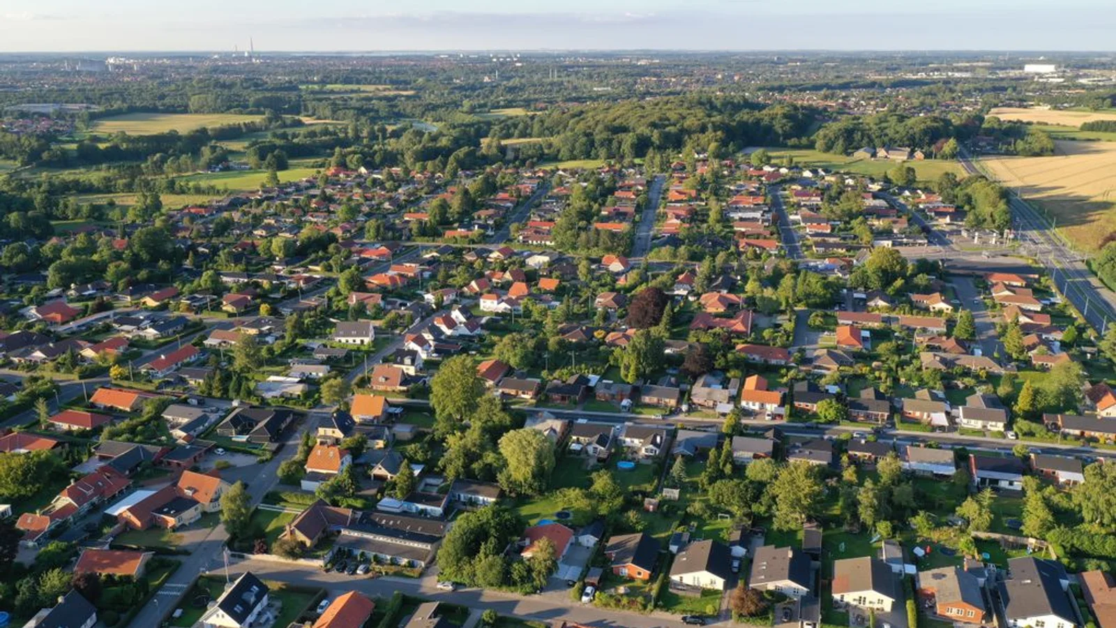Stigende boligpriser får flere til at tjekke værdien af deres mursten