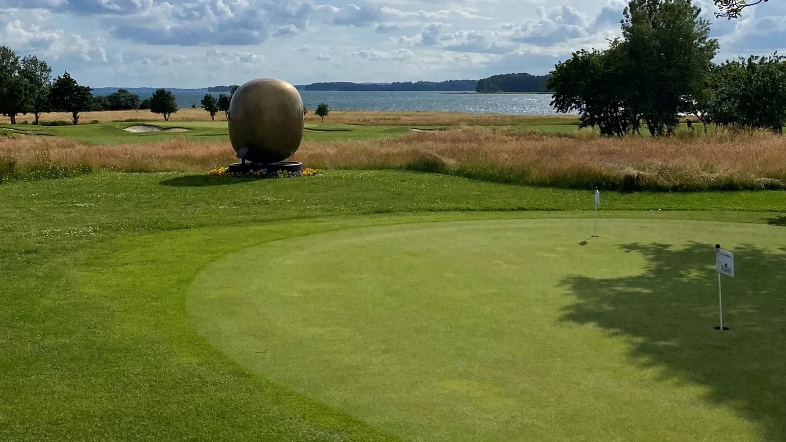 Skal 2025 være året, hvor du slår til? Golfklubben Lillebælt er klar med begynderhold og nye forløb