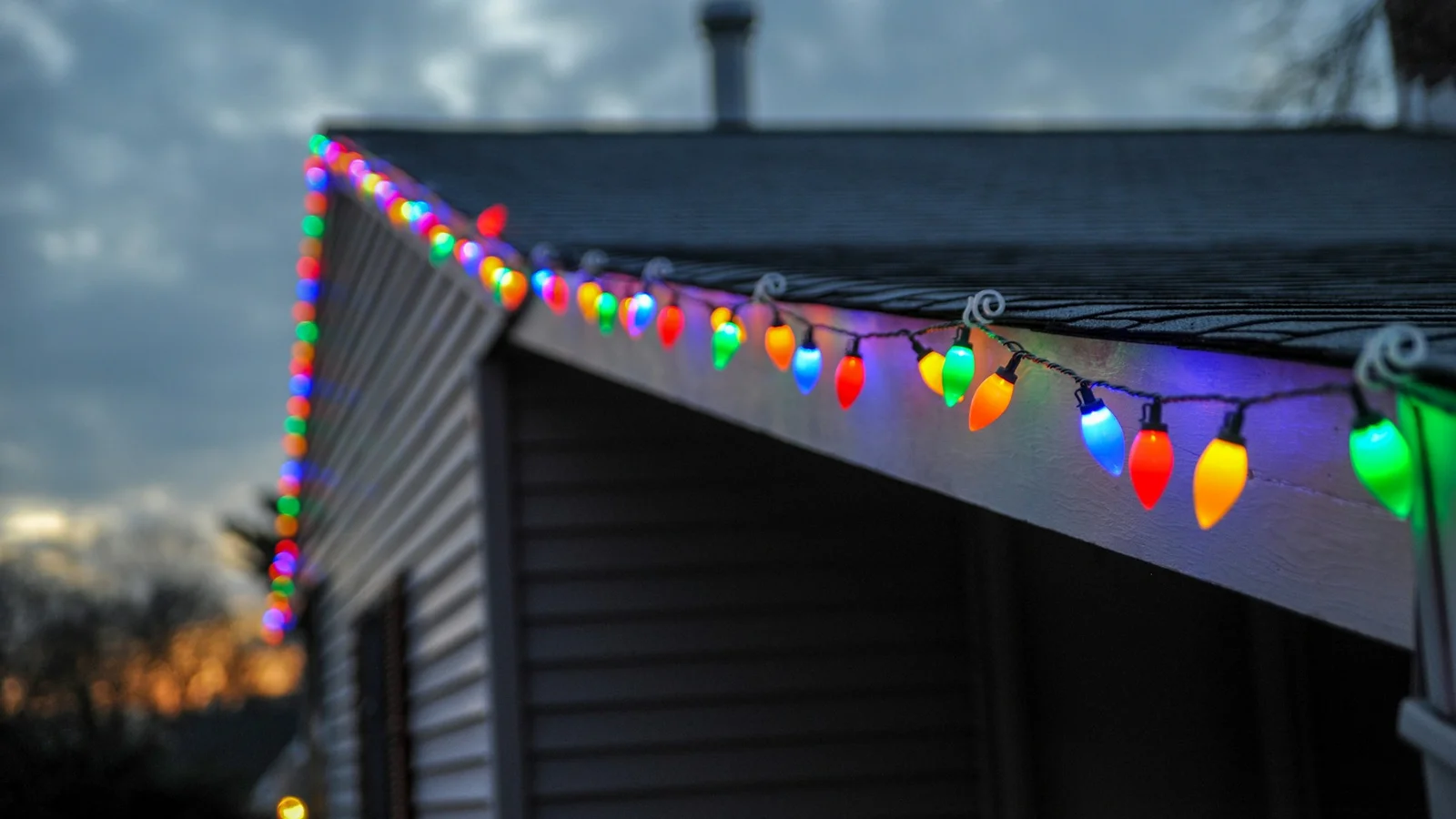 Fra lyskæder til hjemmebag: Sådan undgår du en stor elregning i julen