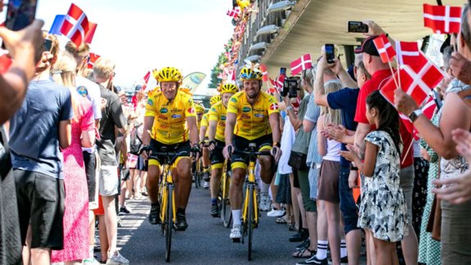 Fynske cykelryttere indsamler to millioner kroner til syge børn