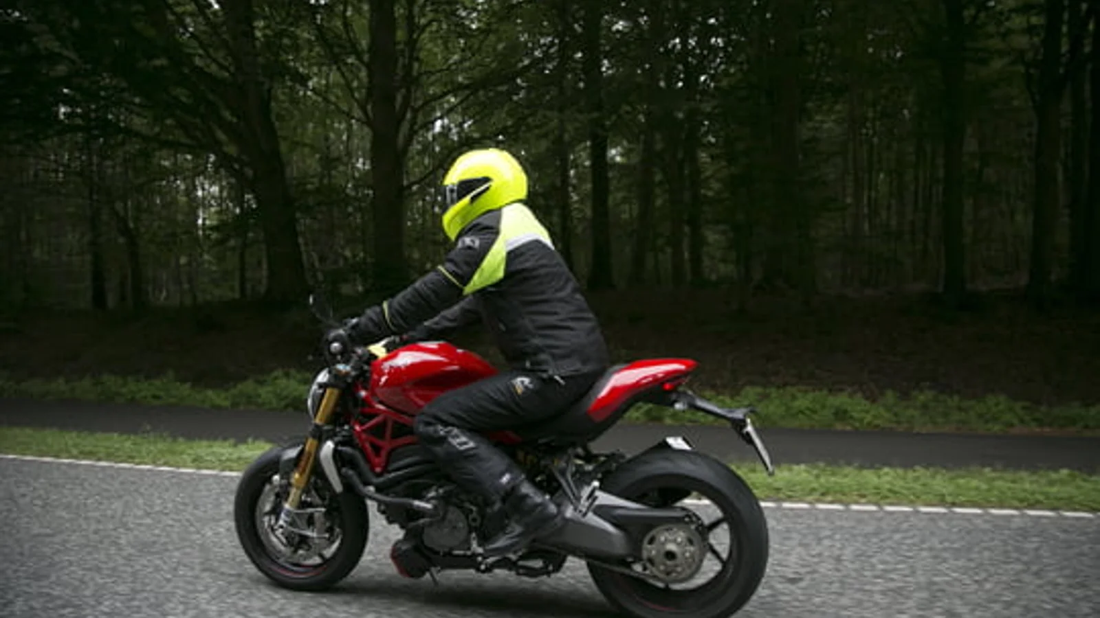 Motorcyklister er udsatte i trafikken - korrekt motorcykeltøj er afgørende