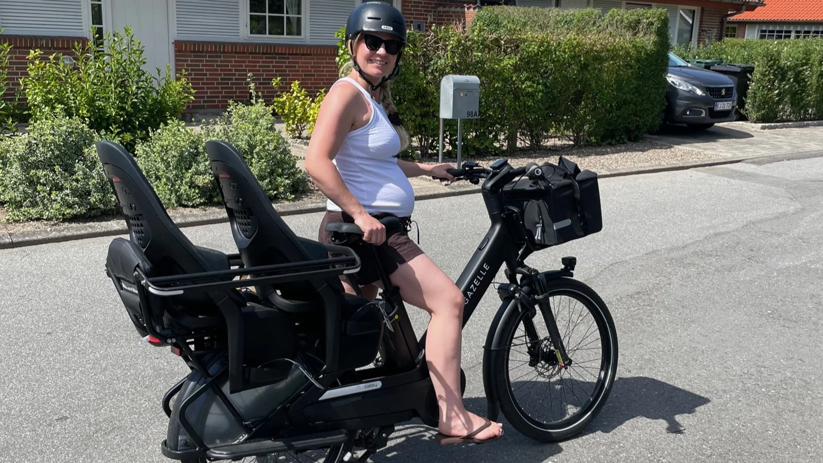 Ny elcykel vækker opsigt i Tommerup: Line tester fremtidens familiecykel