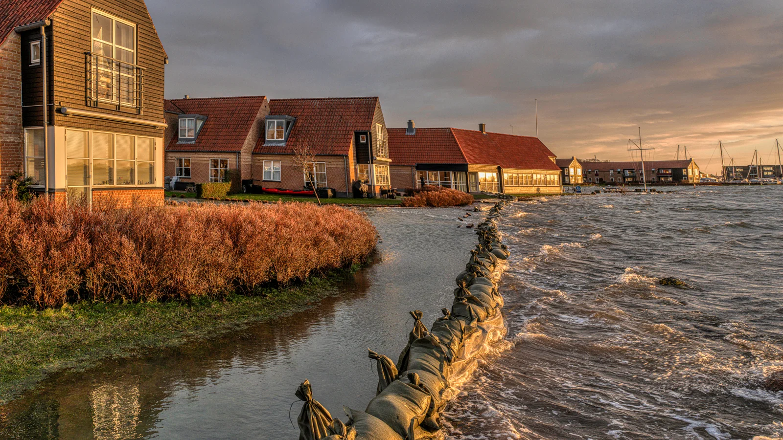 Knap en tredjedel af Danmark er truet af vand fra himlen, havet og jorden