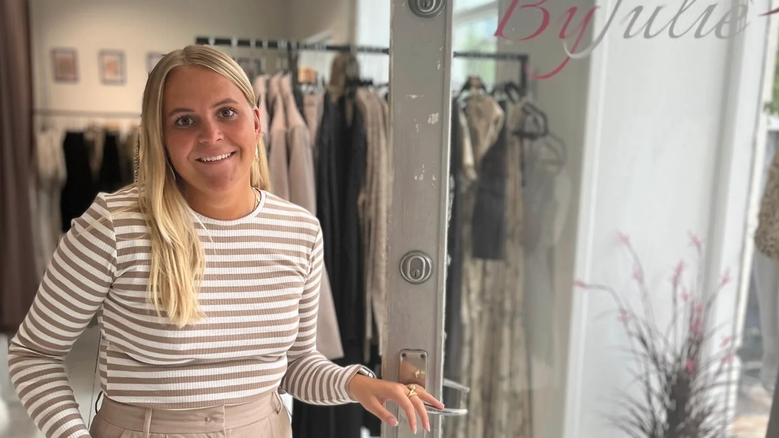 Shop Julies skarpe tilbud direkte fra Aarhus