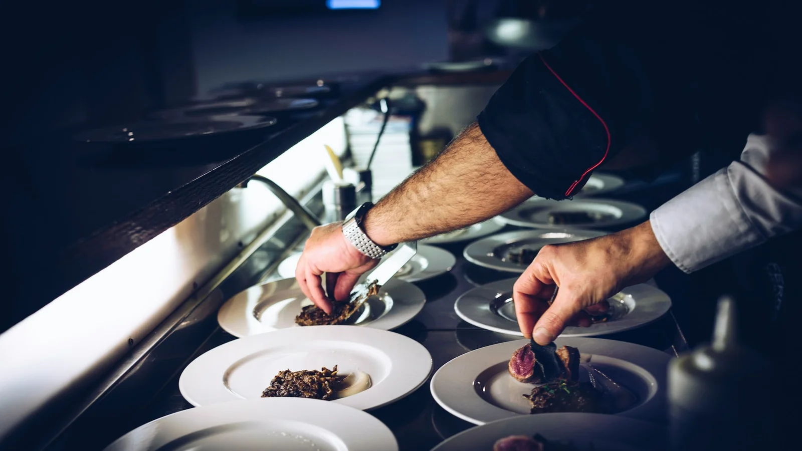 Køkkenchefen hos Hotel Postgaarden anbefaler månedens menu
