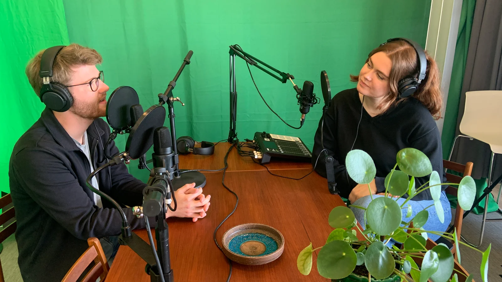 Wecademys lokale podcast bringer både dem og lytterne tættere på Middelfart