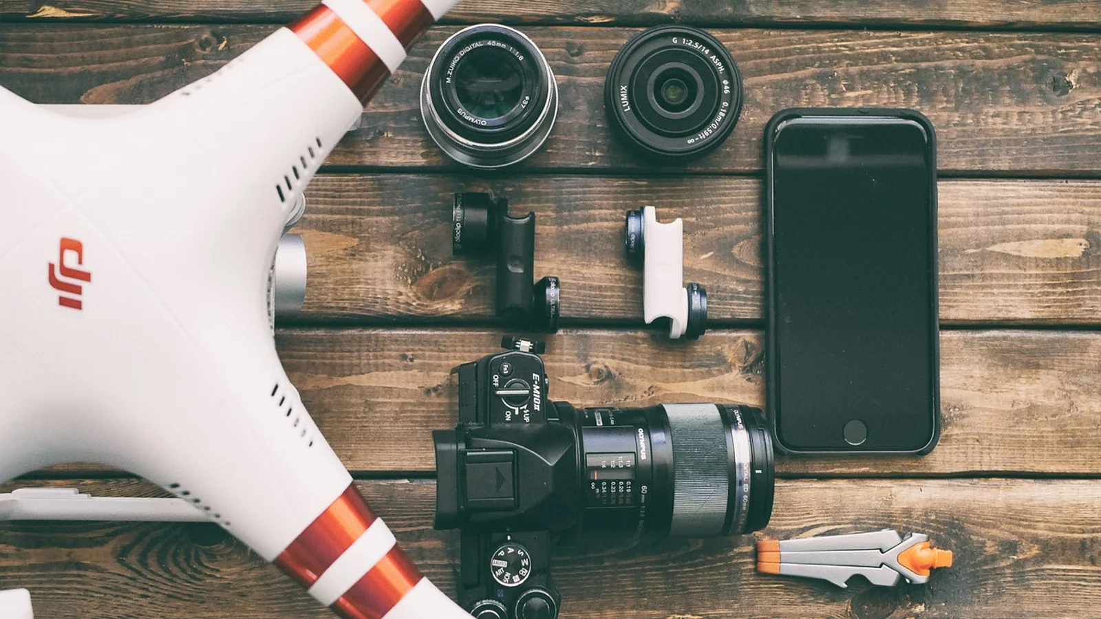 Få inspiceret dit tag med drone af Fotograf Kim Poulsen