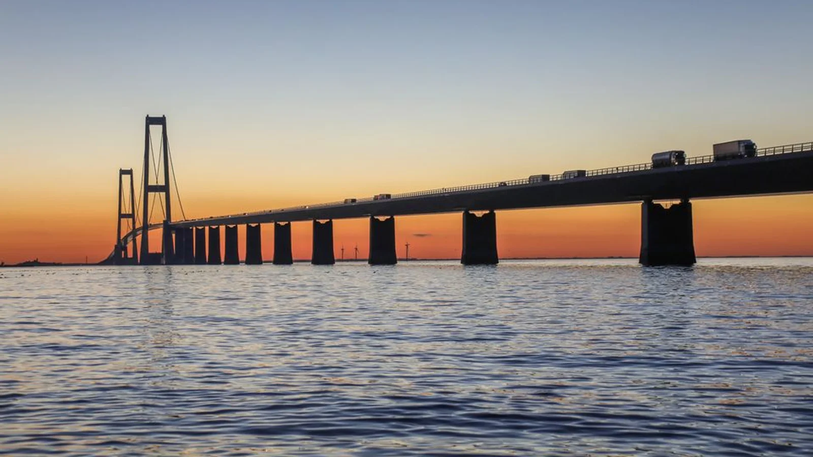 Stigende trafik på begge broer og vigtige milepæle på Femerntunnel