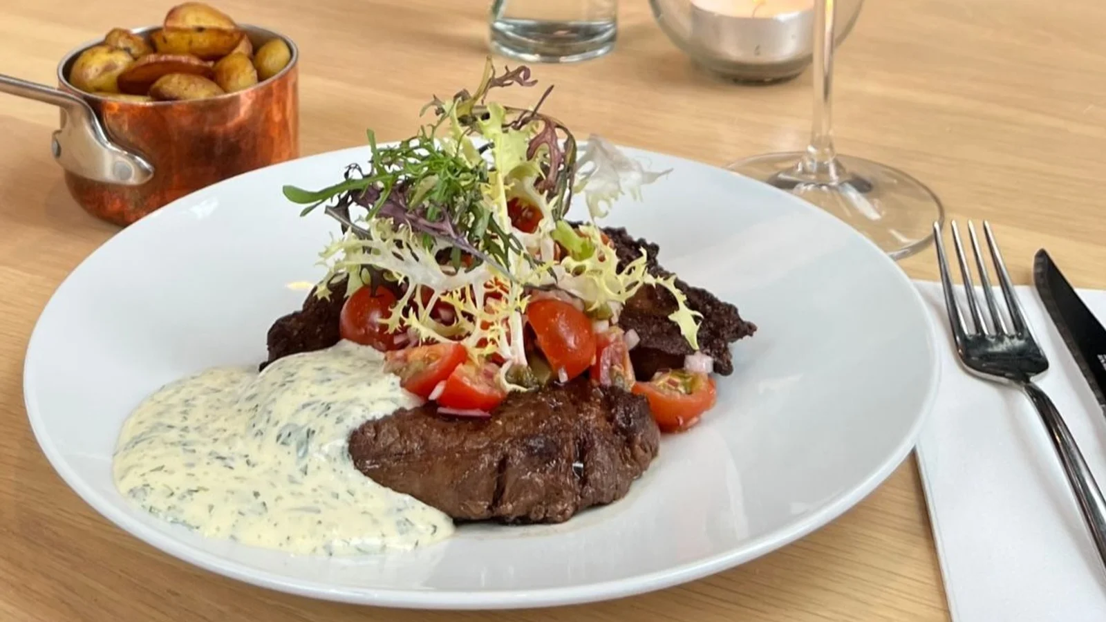 Hvem serverer egentlig den bedste bøf bearnaise i Odense