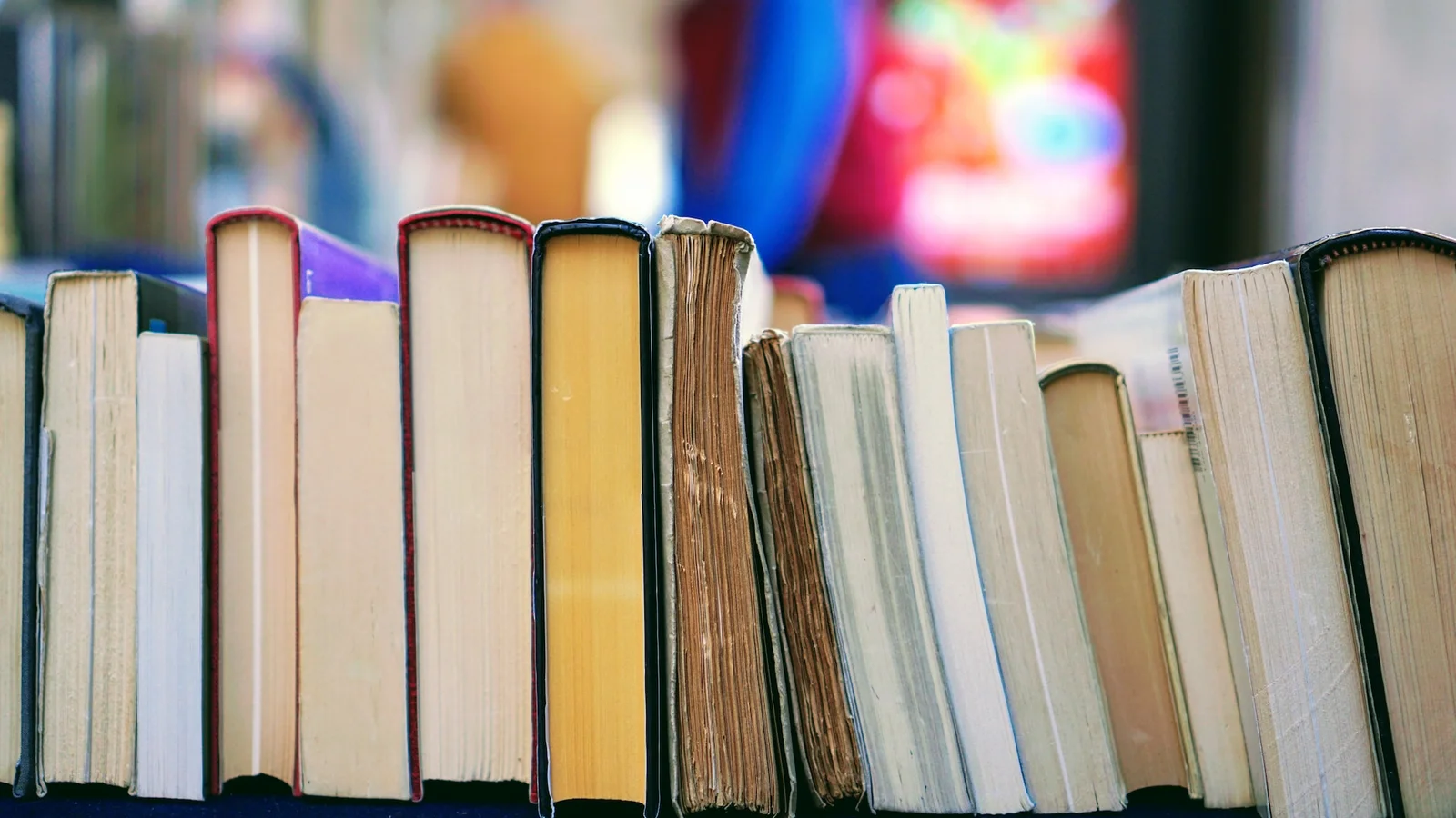 Køb bøger for bare to kroner til udsalg på Kerteminde Bibliotek