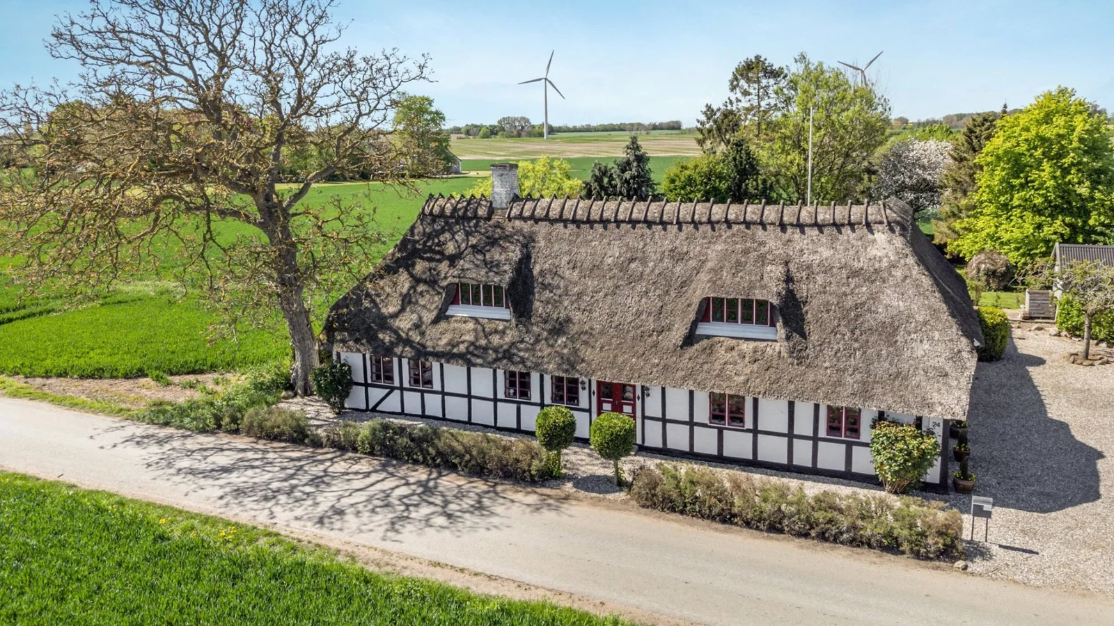 Ugens Bolig hos Estate emmer af bondeidyl