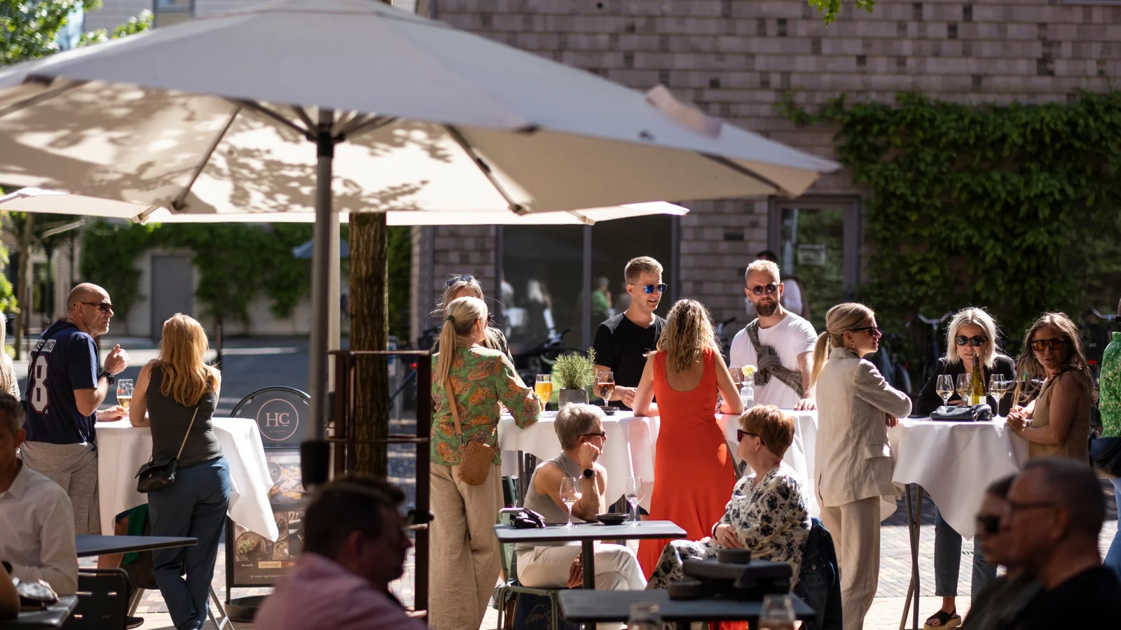 Torsdagsbar med festivalfeber: Hotel Odeon lancerer loungebar midt i Odense