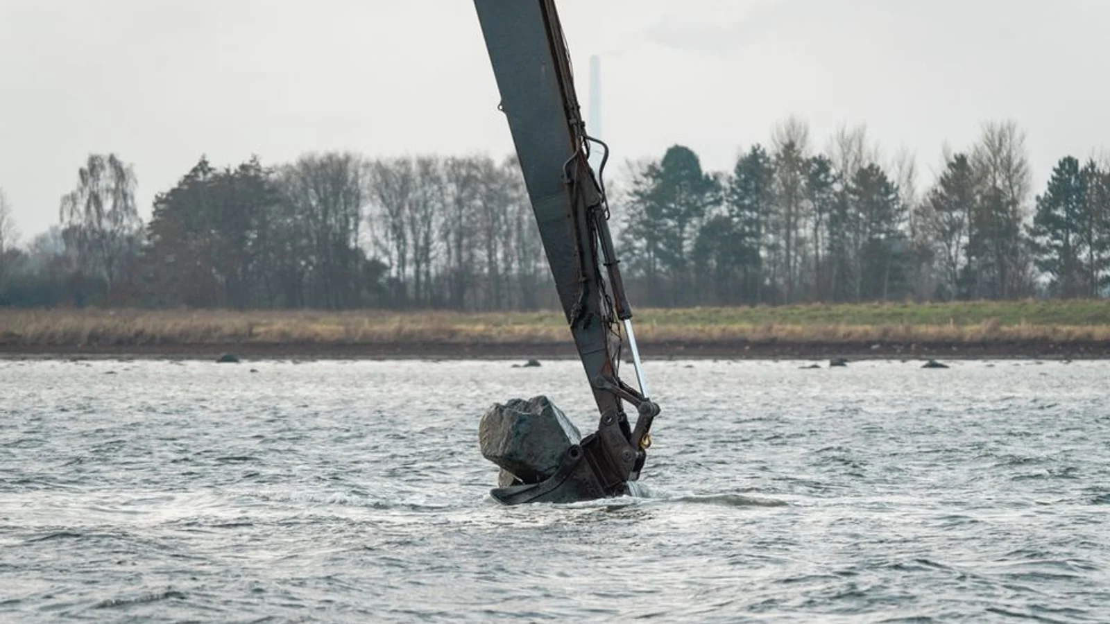 4.500 tons sten på plads: Skal skabe liv i Odense Fjord