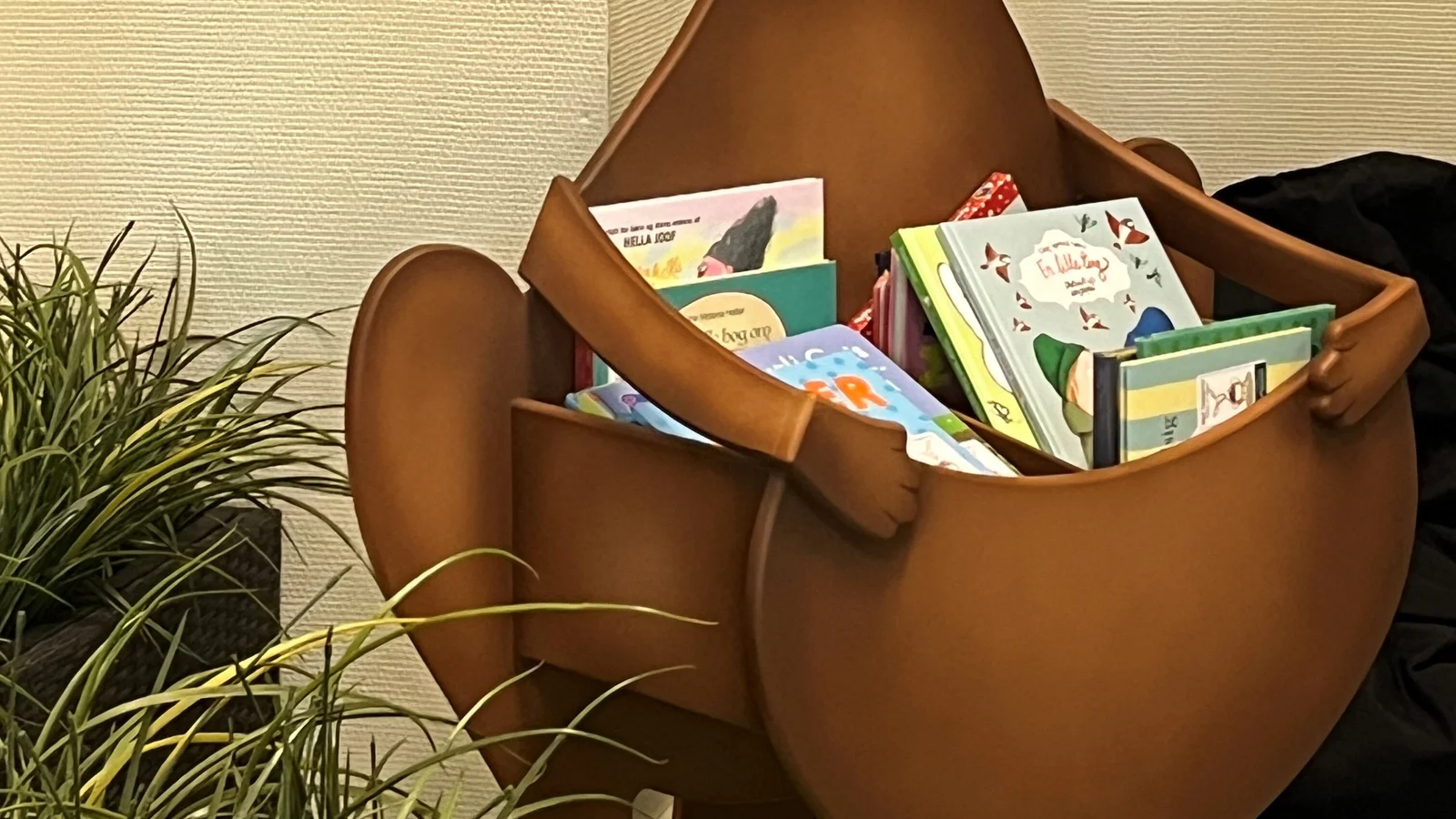Læseglæde hopper ind i børnehuse: Kængurubiblioteker gør det lettere for familier at låne gode børnebøger