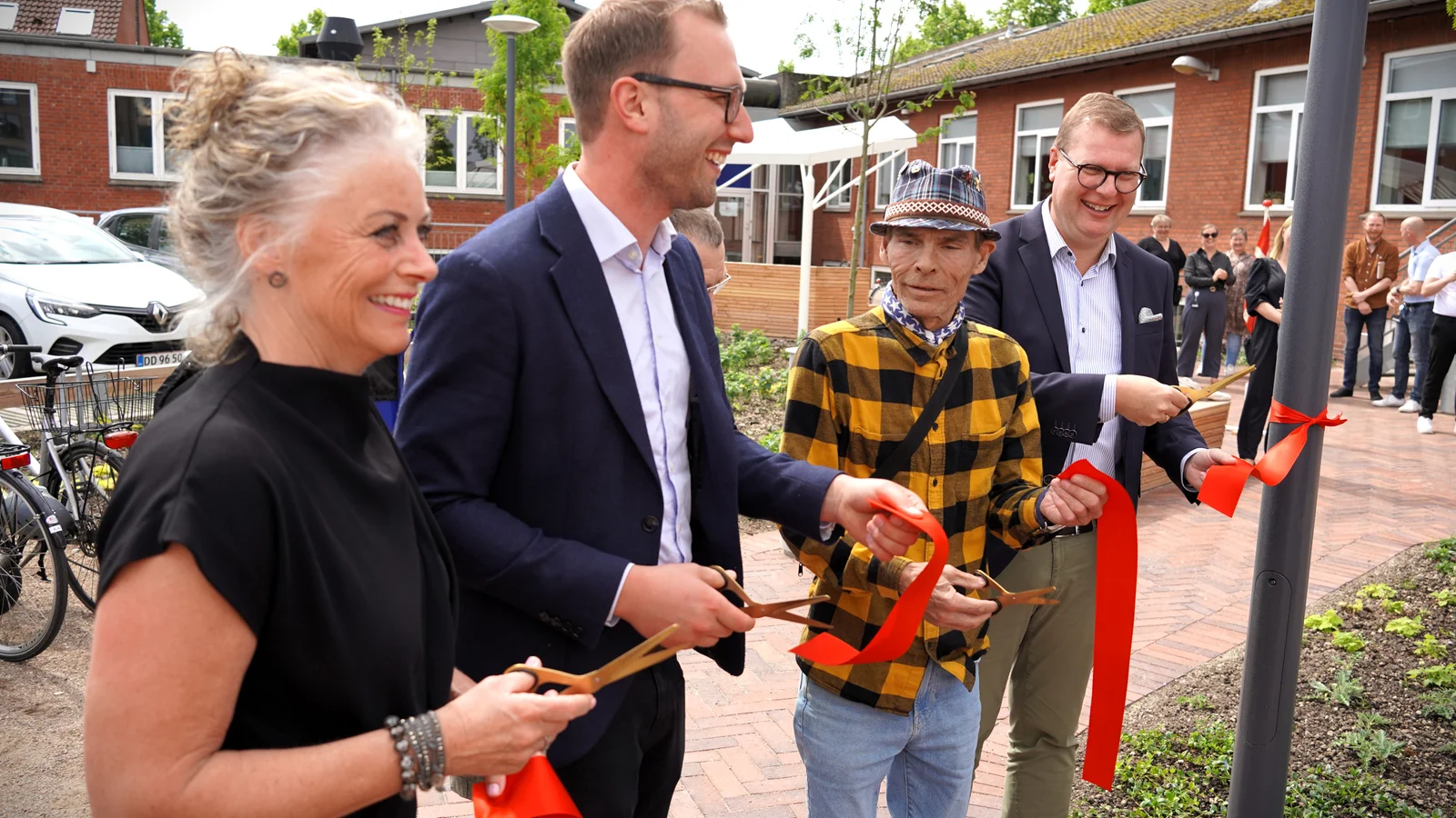 Nyt grønt gårdmiljø indviet ved Behandlingscenter Odense
