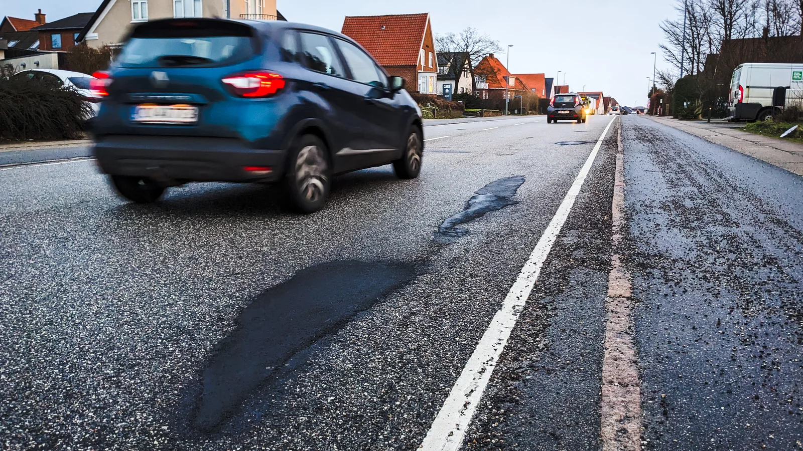 Huller i Odenses veje lappes konstant, men nye opstår lige så hurtigt