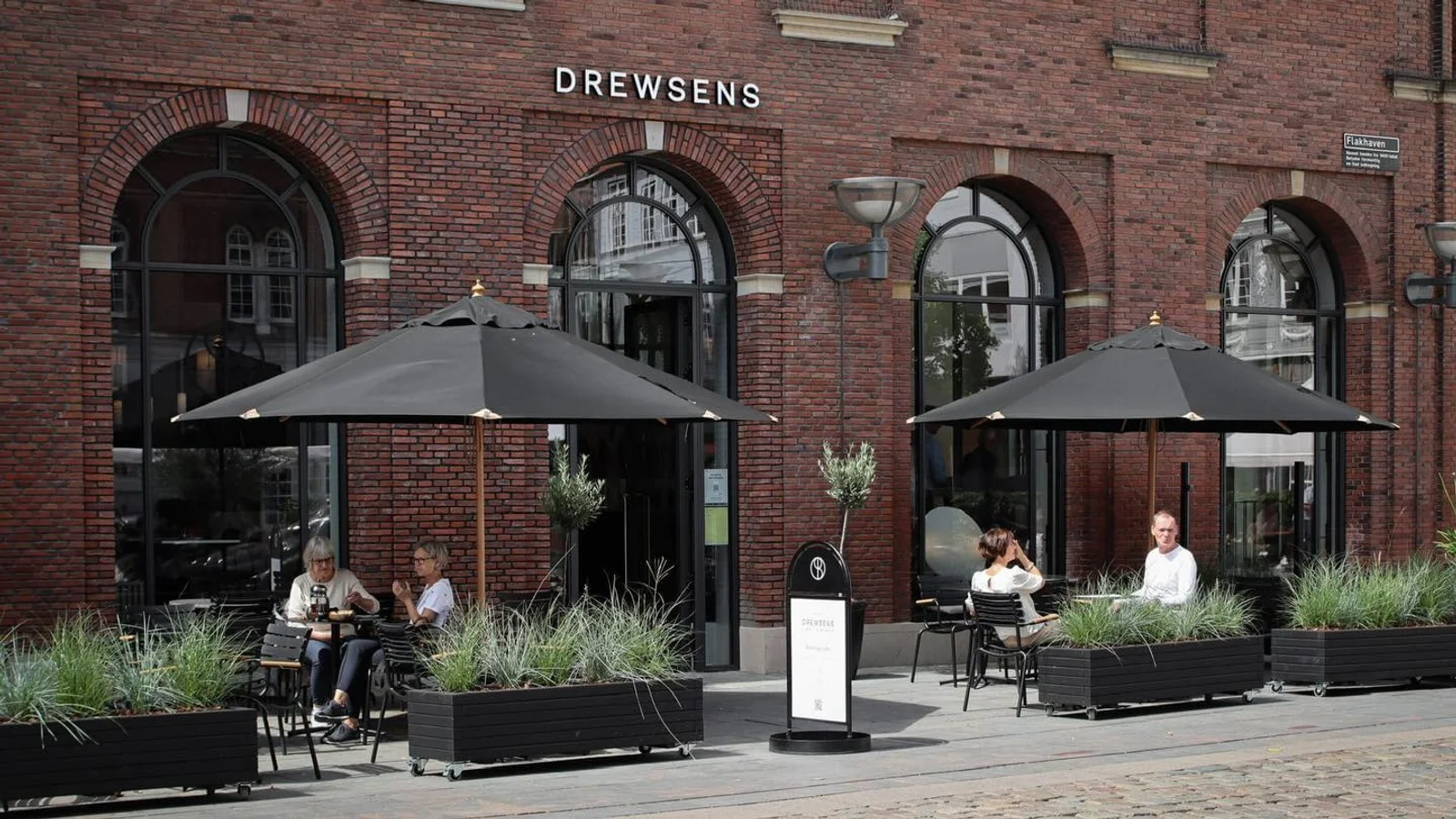 Drewsens | Champagniet i Odense lukker cafédriften