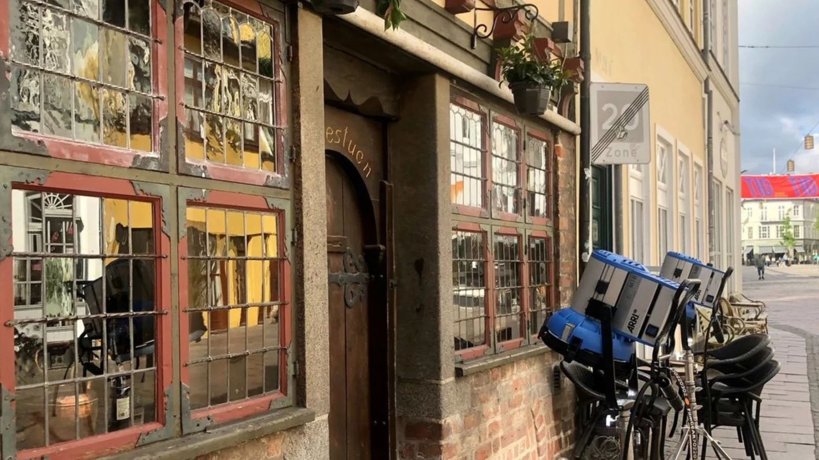 Den Gamle Kro blev pludselig lokation for ny stor dansk film