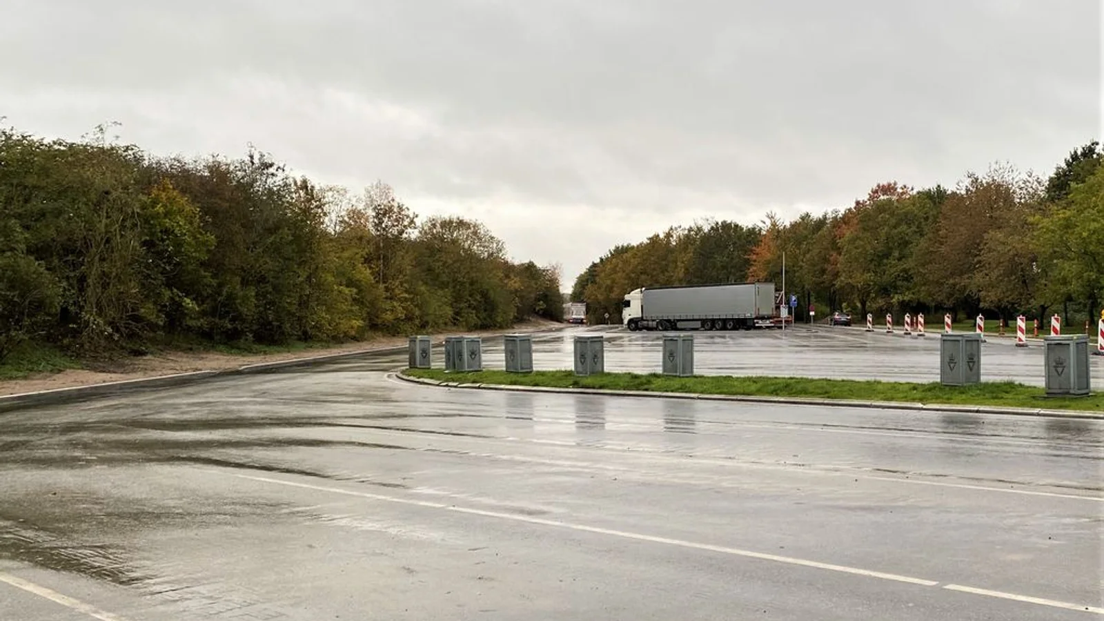 Flere p-pladser til lastbiler står klar langs Fynske Motorvej