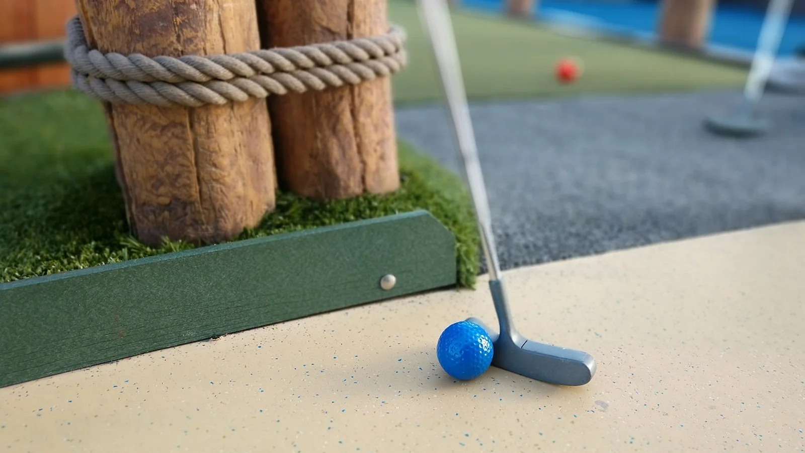 Skal sommeren stå på et slag minigolf? Her kan du spille i Odense
