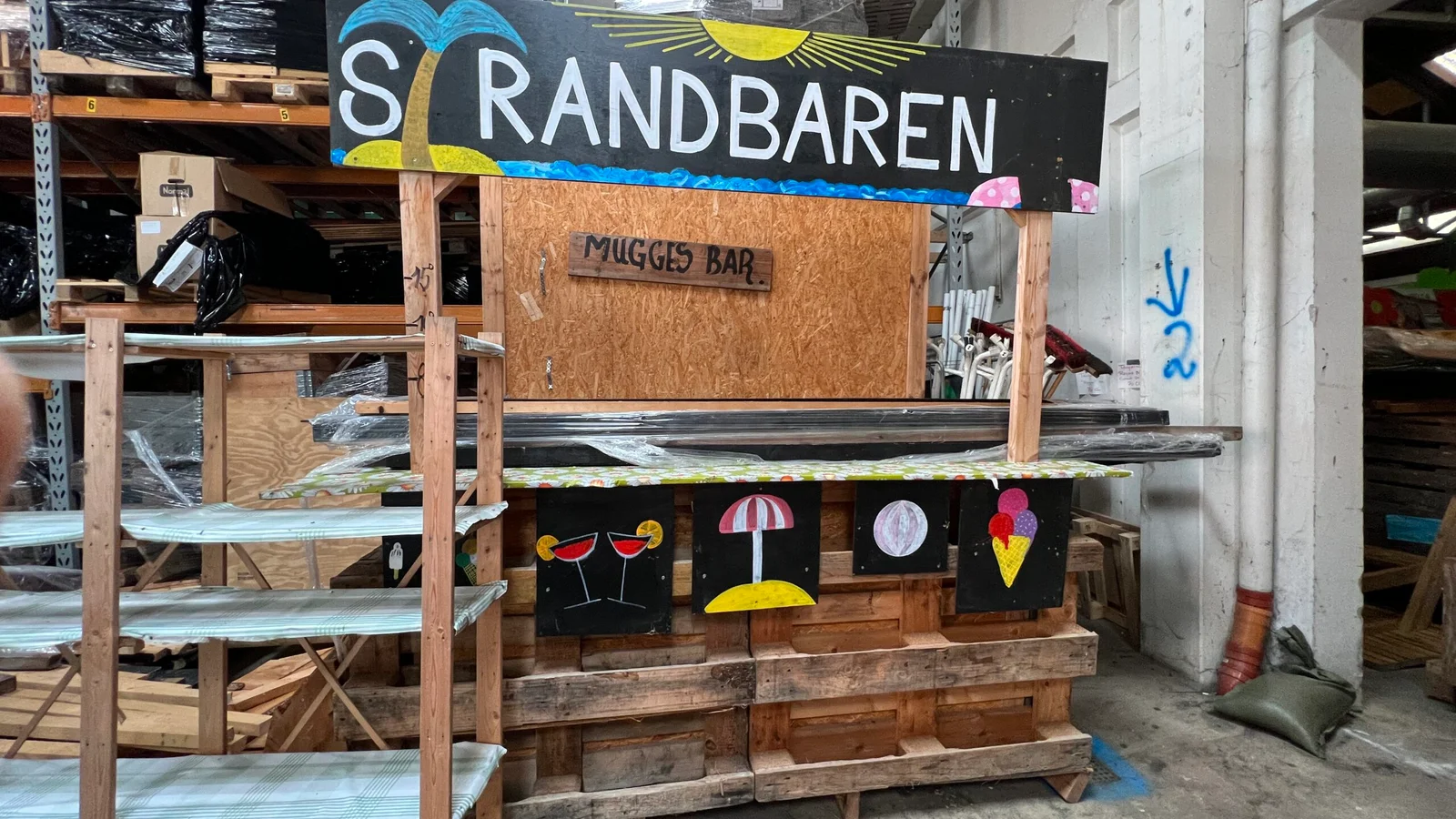 En unik festivals farvel: Skattejagt i Langelandsfestivalens lagerhal