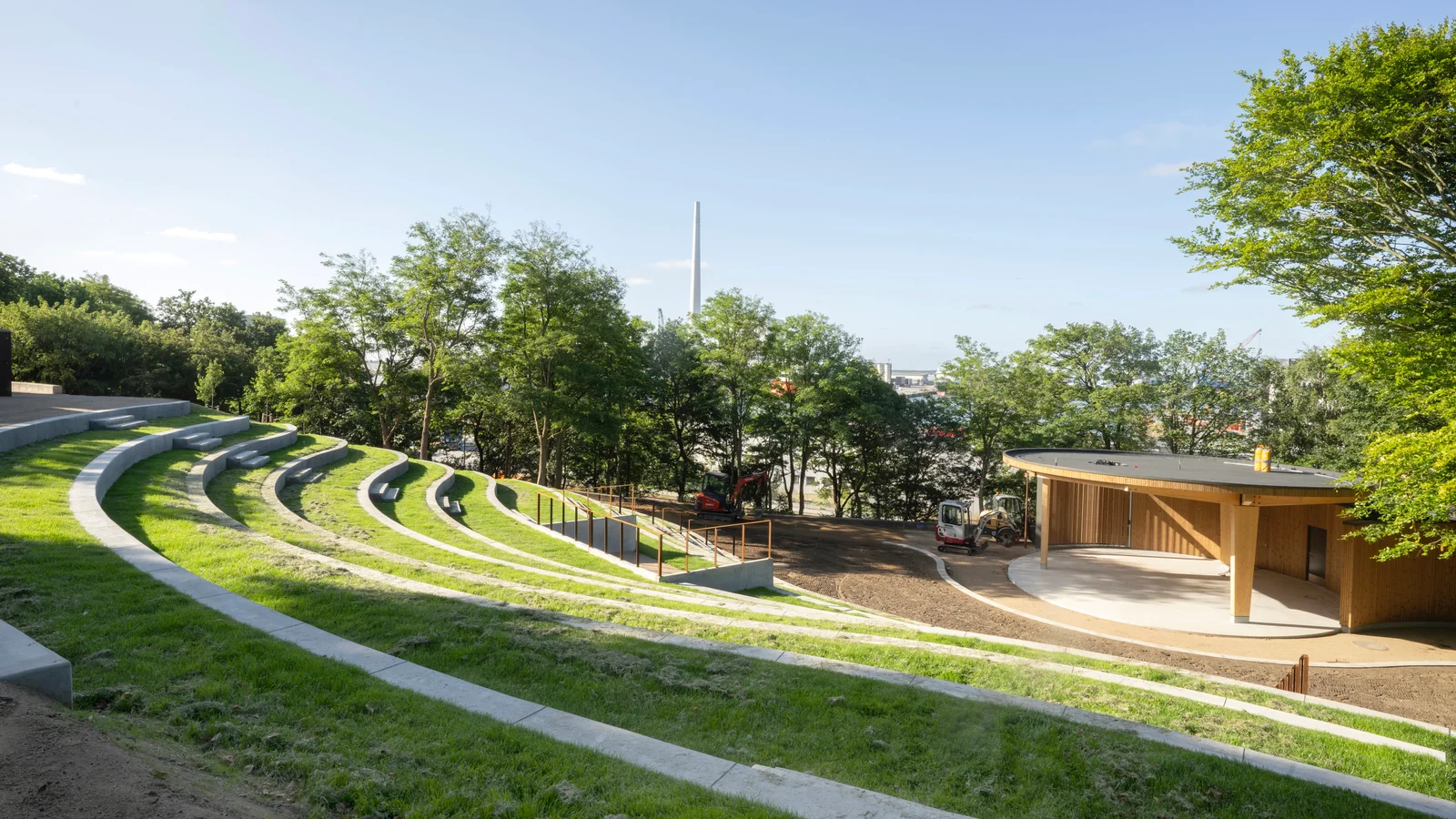 Scenen er sat i Byparken: Kom med til indvielsen