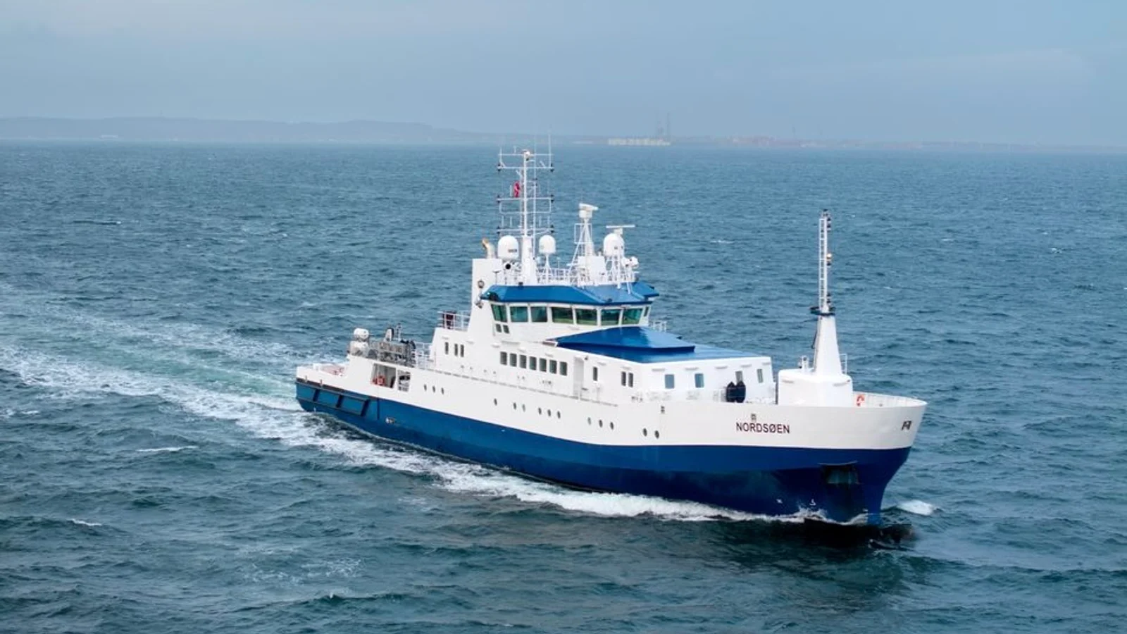 Kontrolskibe lægger til kaj i Esbjerg Havn – invitation til åbent skib