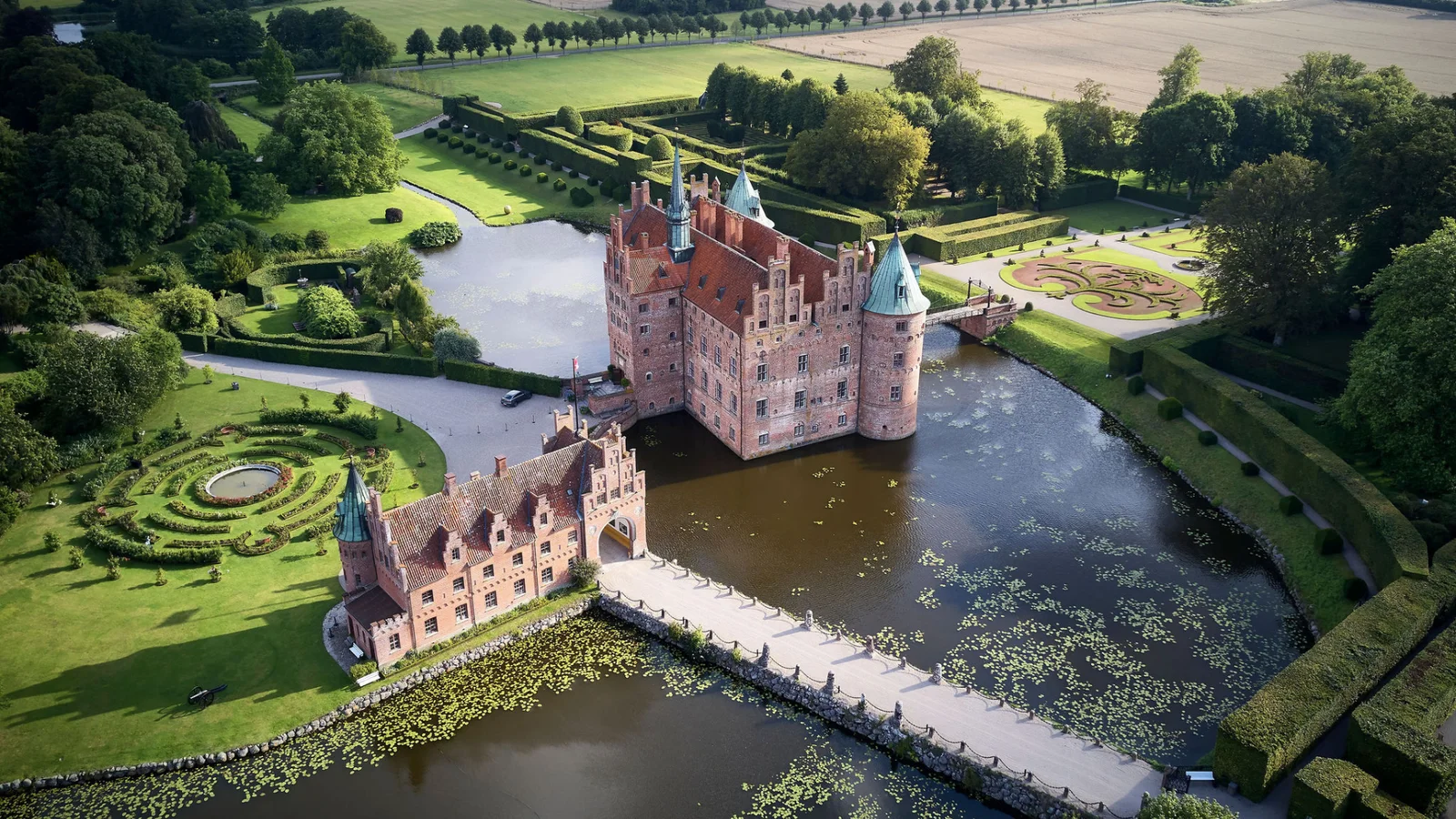 Egeskov sætter ny besøgsrekord: 308.000 gæster i 2025