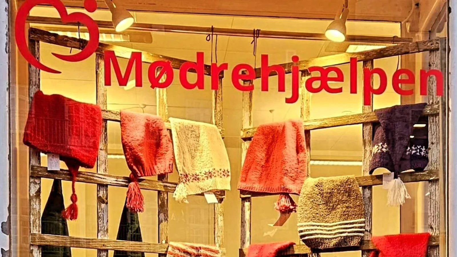 En julekurv gør en forskel: Mødrehjælpen i Svendborg støtter lokale familier på Sydfyn og Midtfyn