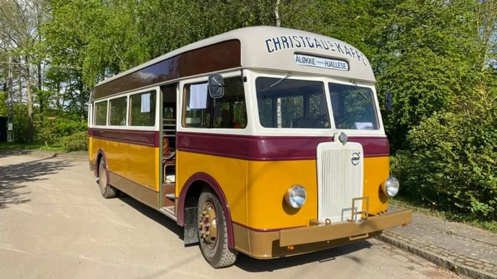 Odense bus fra 1949 indvies på Sporvejsmuseet