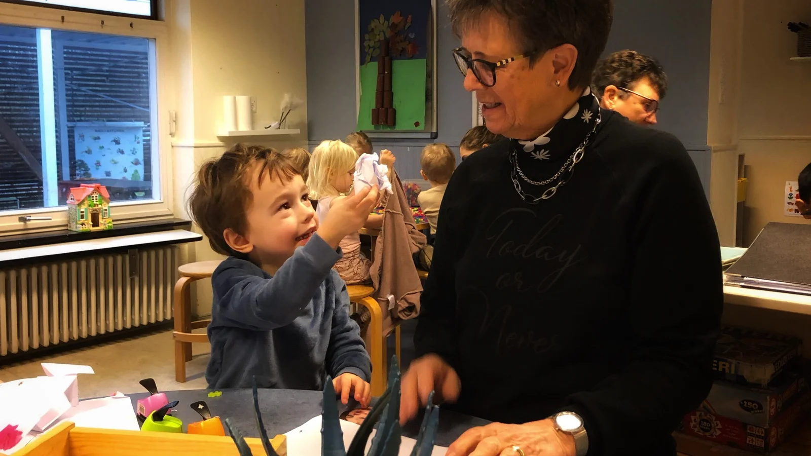 Gode erfaringer med frivillige seniorer i Odenses dagtilbud