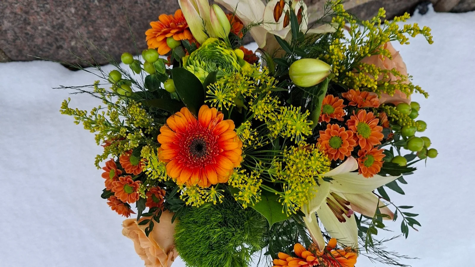 Indstil en til Månedens Buket fra Blomsterpigerne Stenstrup