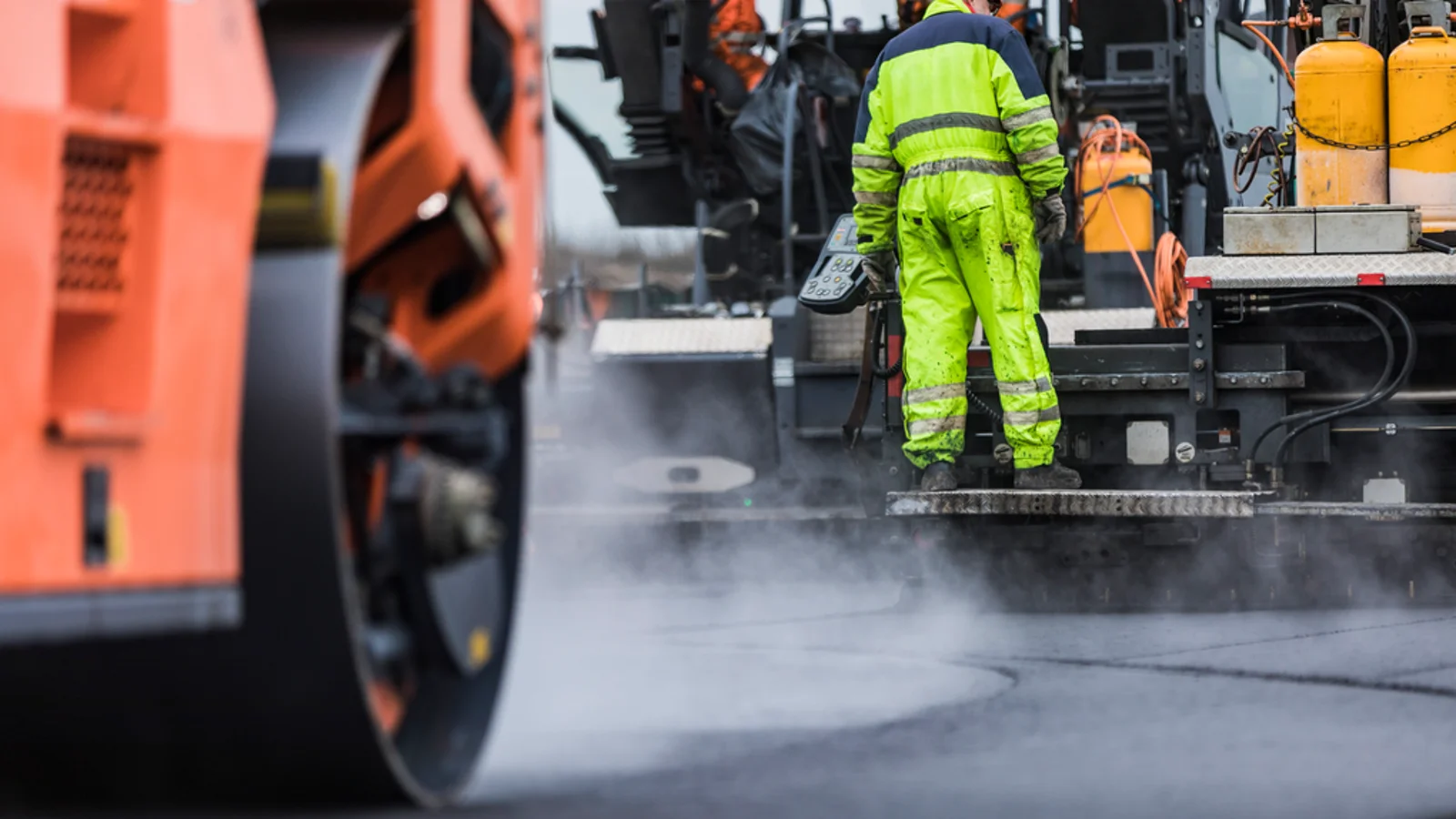 Taulovmotorvejen får ny asfalt ved Fredericia