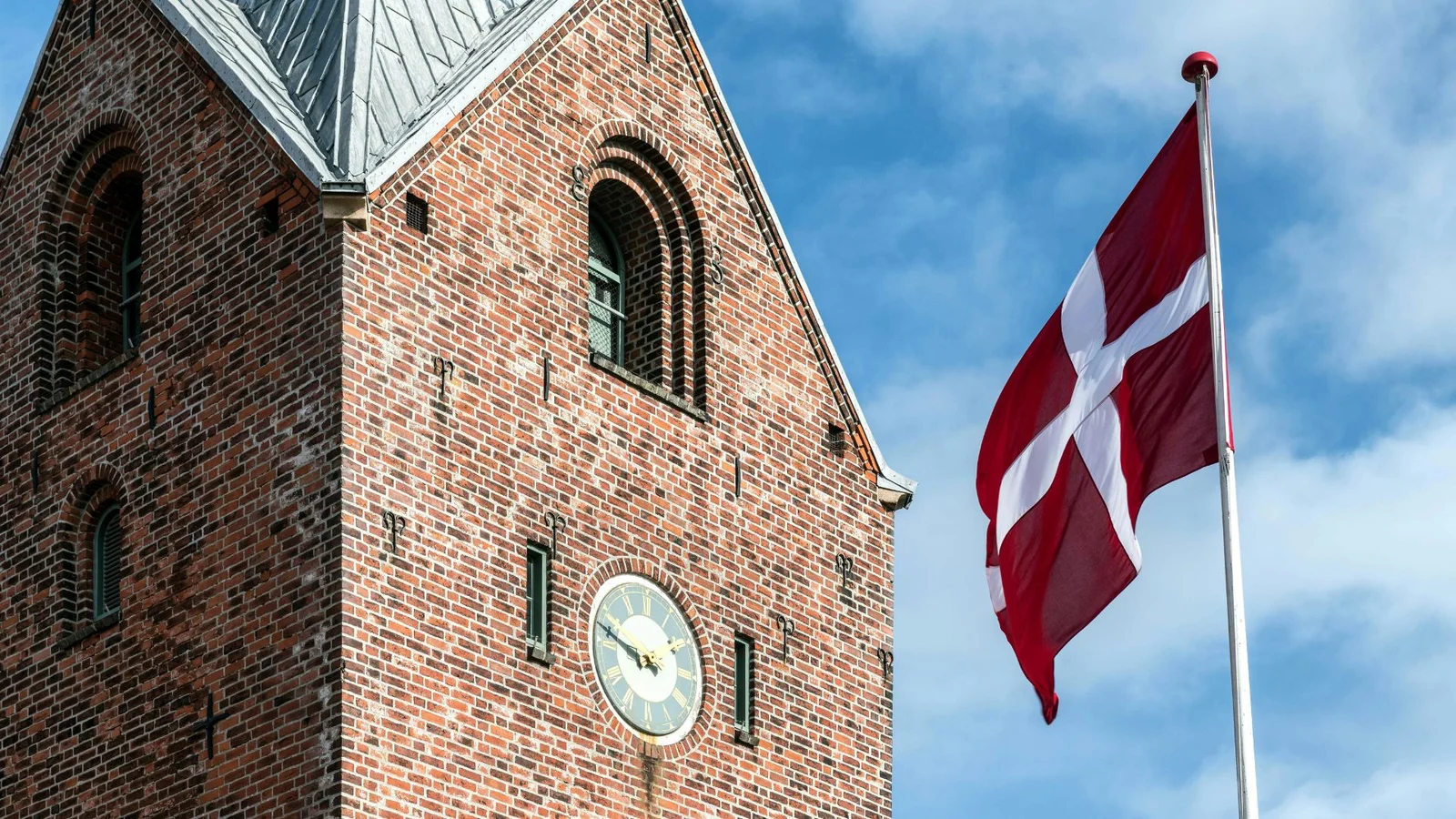 Sydøstjyllands Politi anholder flere personer for stribevis af indbrud i kirker