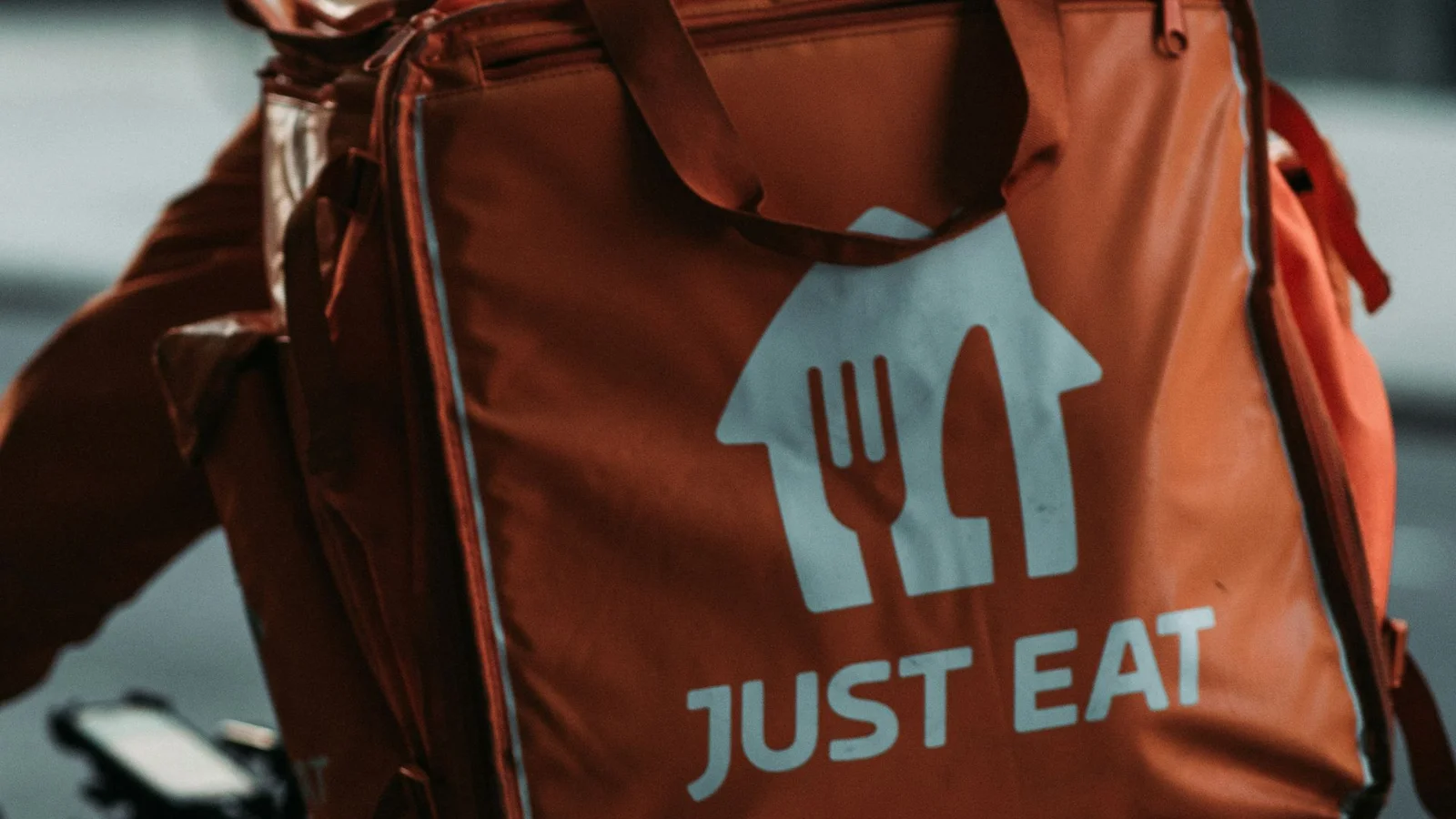 Nu kan du bestille mad fra GrillTopia på både Just Eat og Wolt