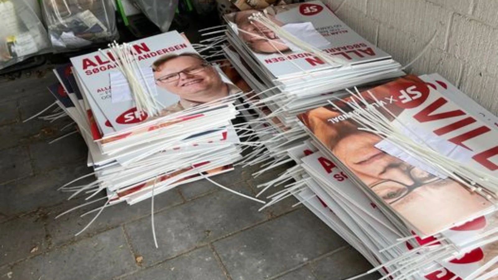 Lokal politiker er klar til at sætte valgplakater op på lørdag